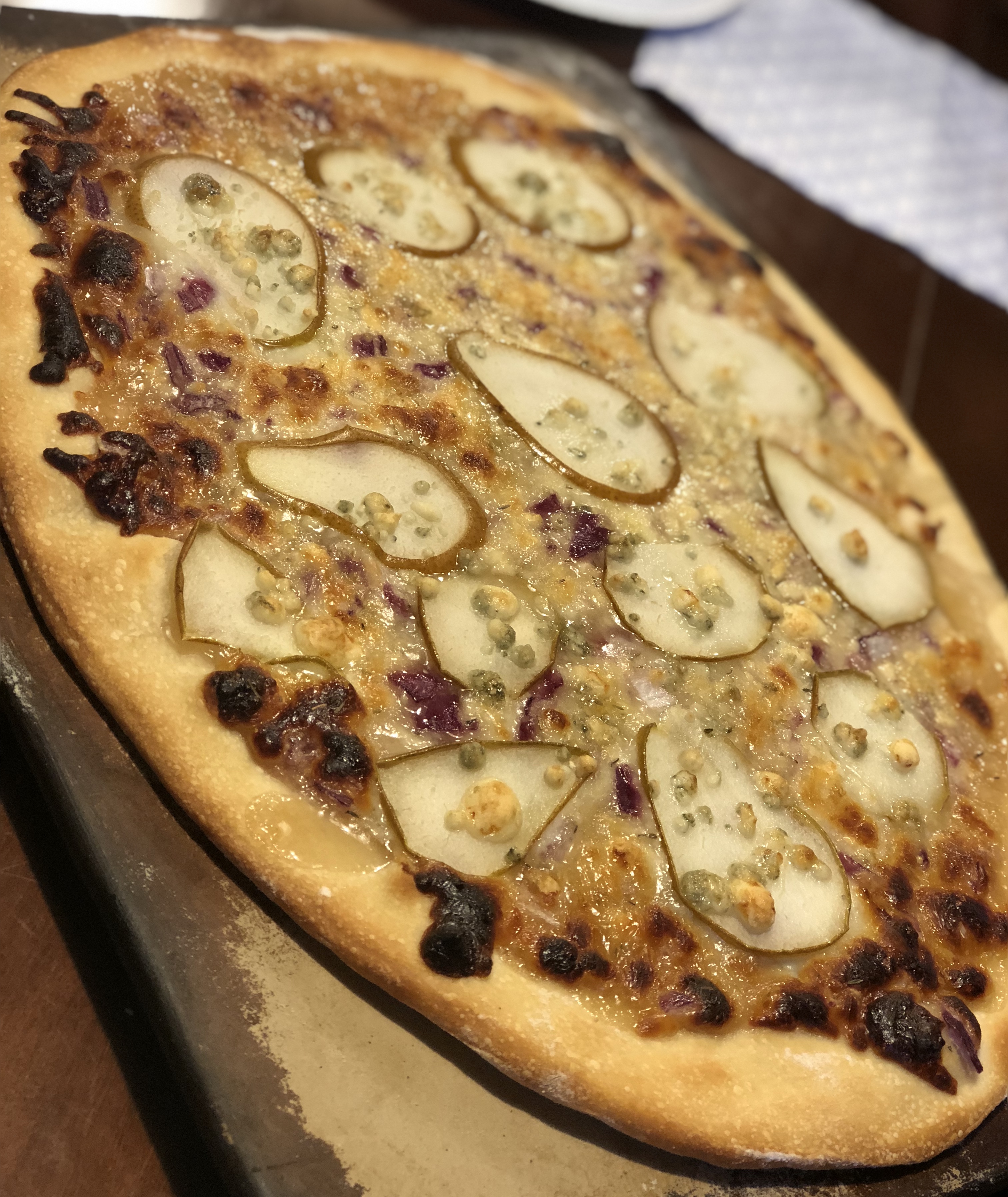Easy Gorgonzola Pear Pizza